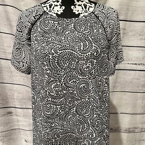 LOFT Black White Floral Leaves Top Blouse Short Sleeves